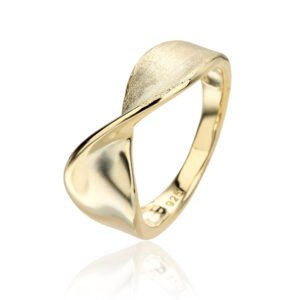 Twist Ring